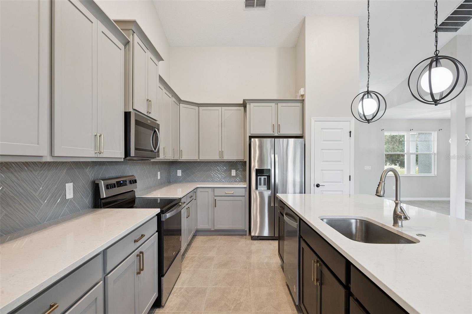 Image 3 of 61 For 7179 Old Melbourne Highway