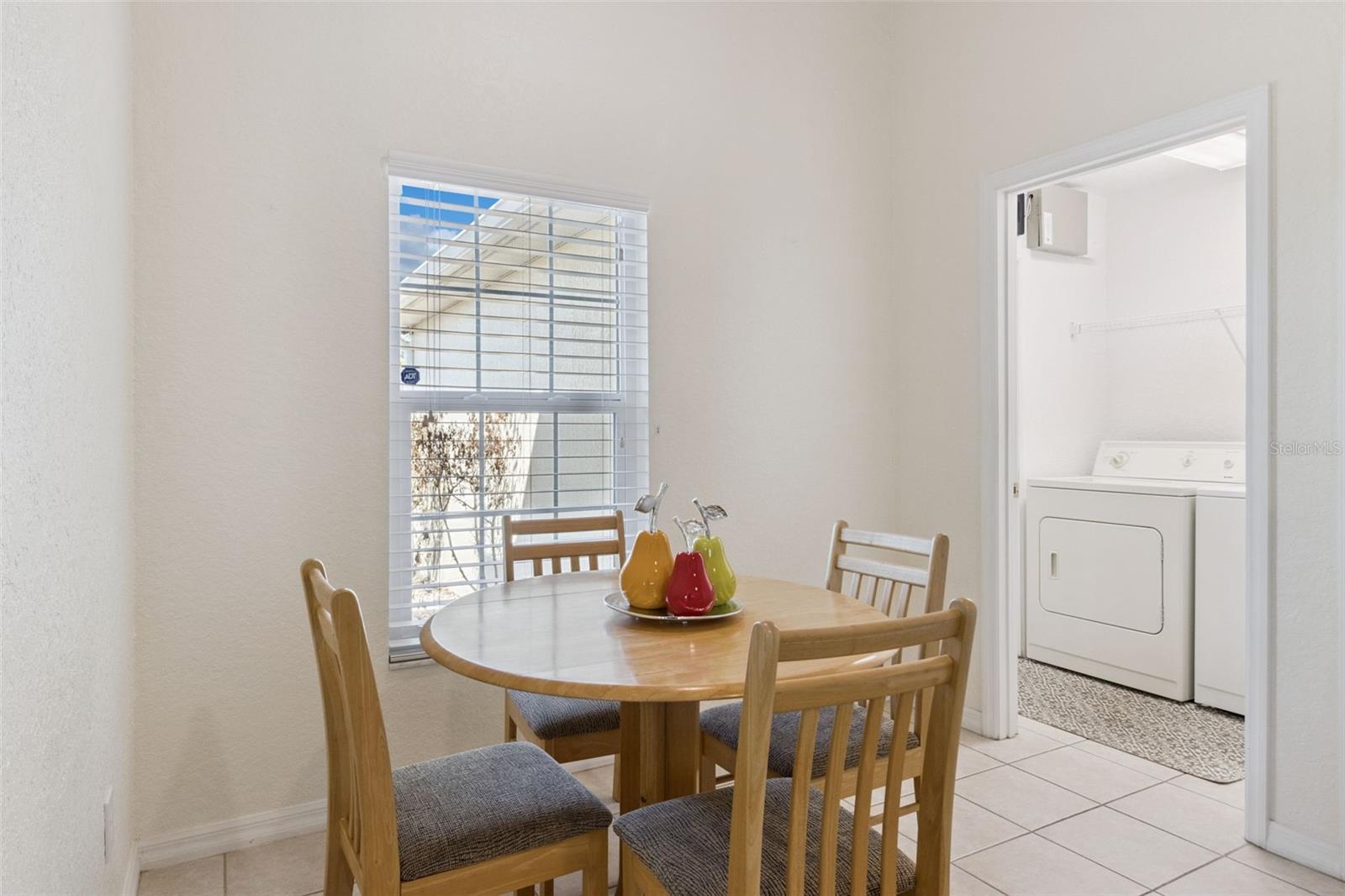 Image 15 of 52 For 864 Birkdale Street