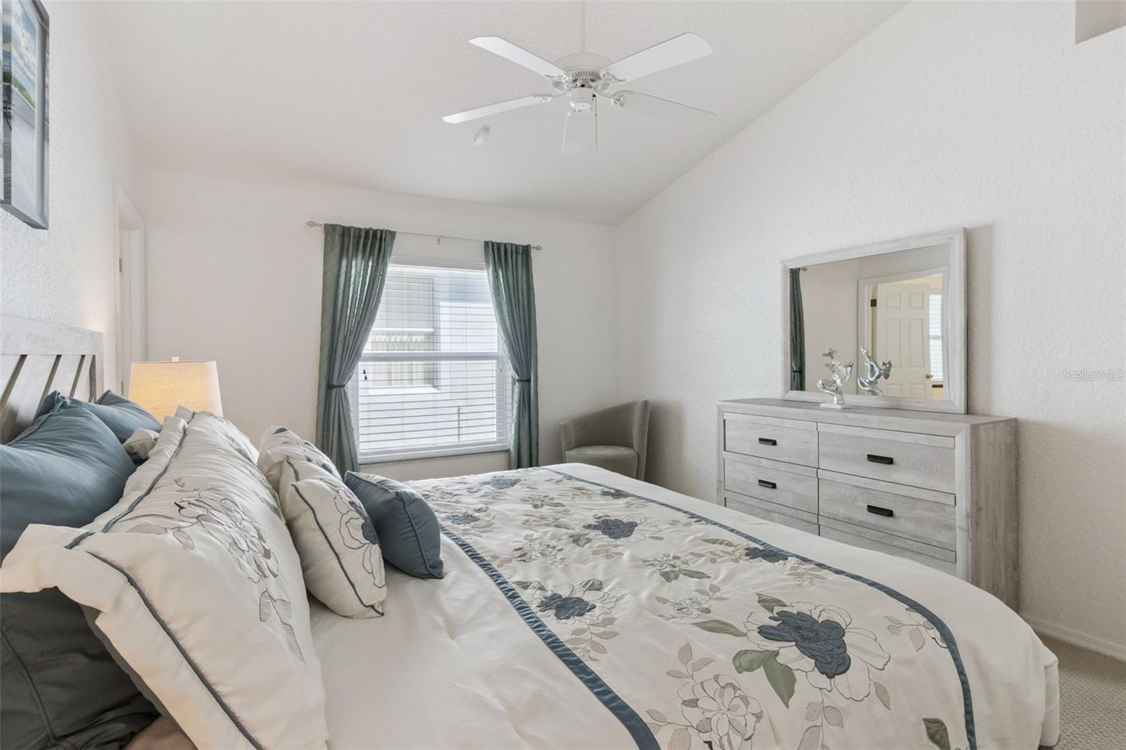 Image 20 of 52 For 864 Birkdale Street