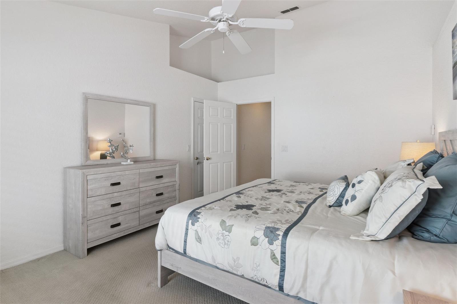 Image 22 of 52 For 864 Birkdale Street