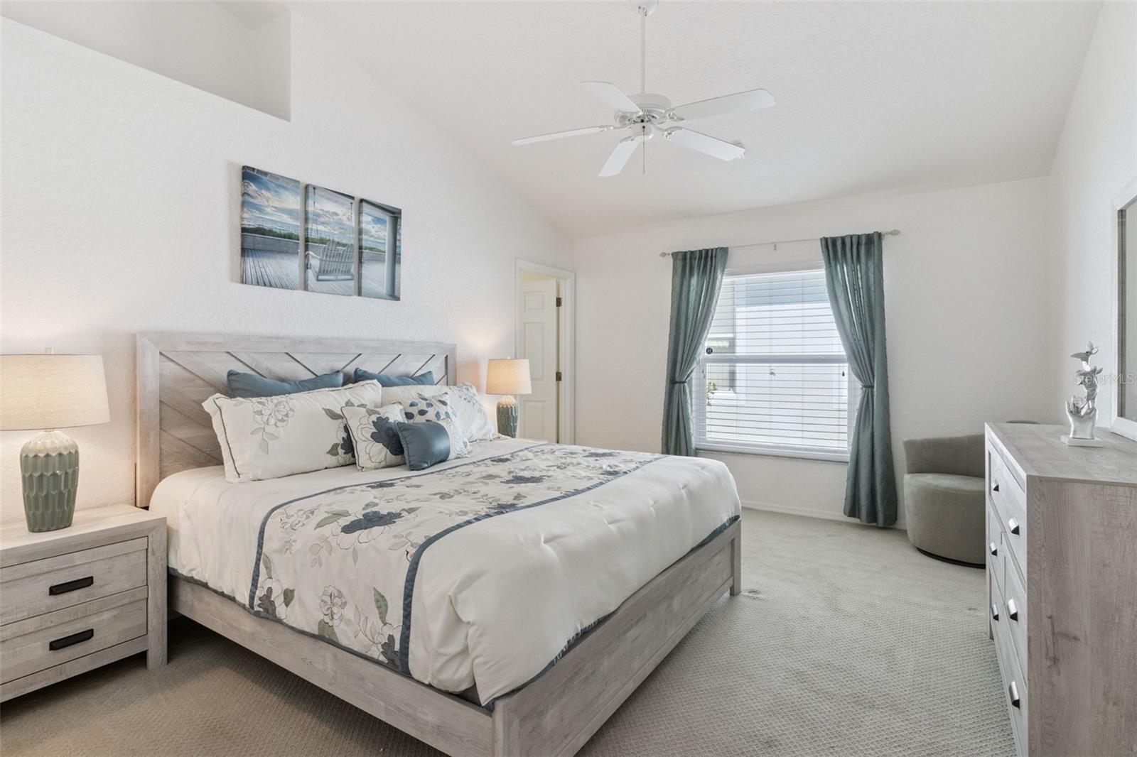 Image 23 of 52 For 864 Birkdale Street