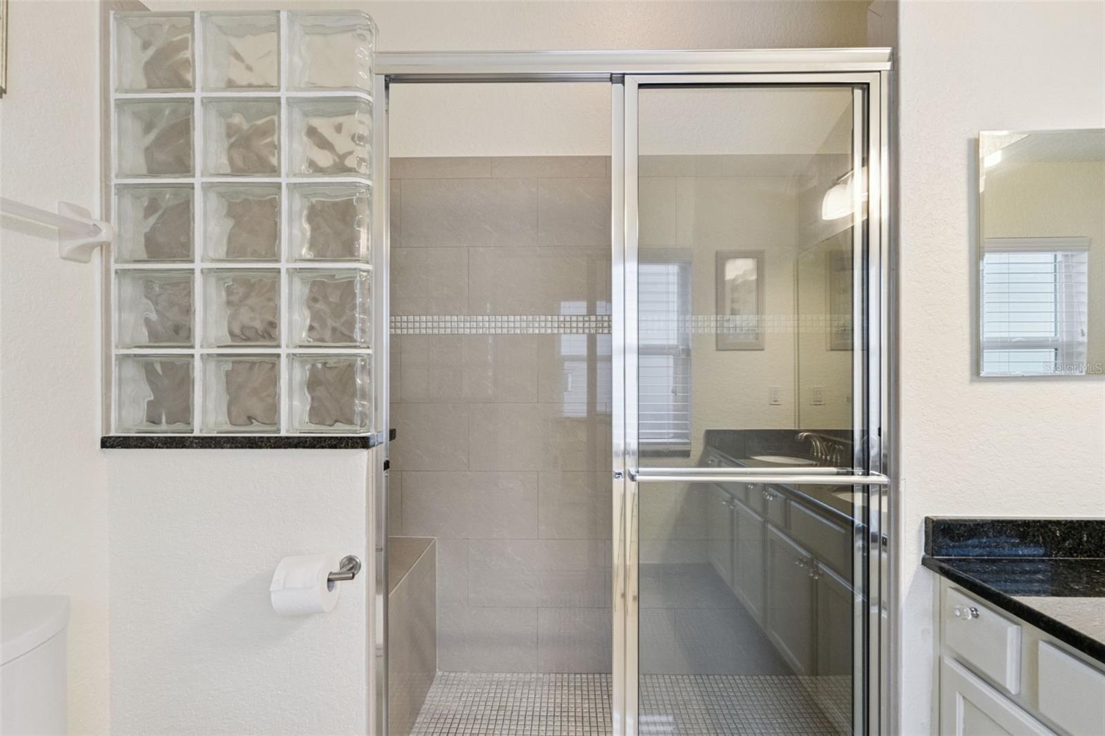 Image 26 of 52 For 864 Birkdale Street