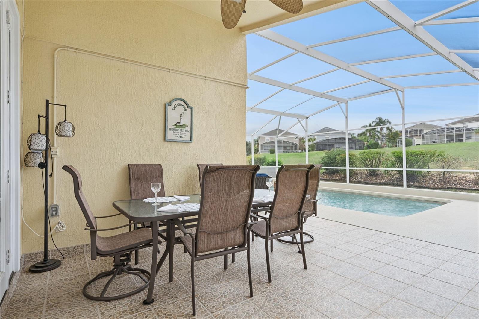 Image 34 of 52 For 864 Birkdale Street