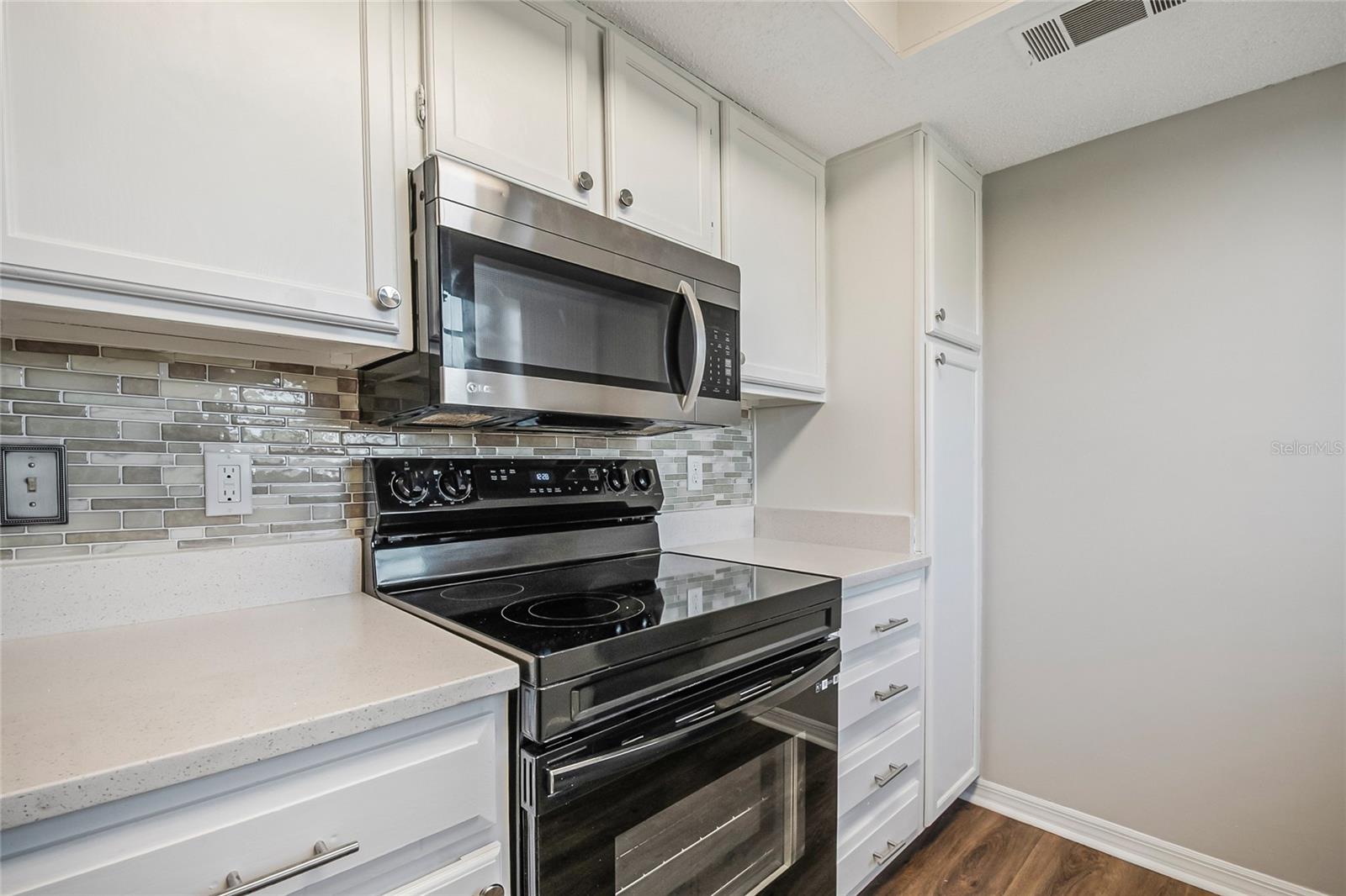 Image 15 of 45 For 500 Newell Hill Road 106d