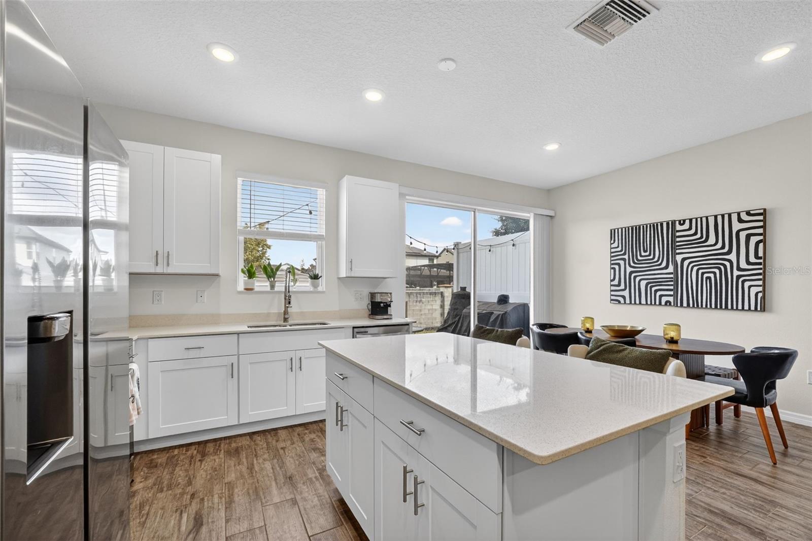 Image 11 of 30 For 1325 Stockwell Avenue