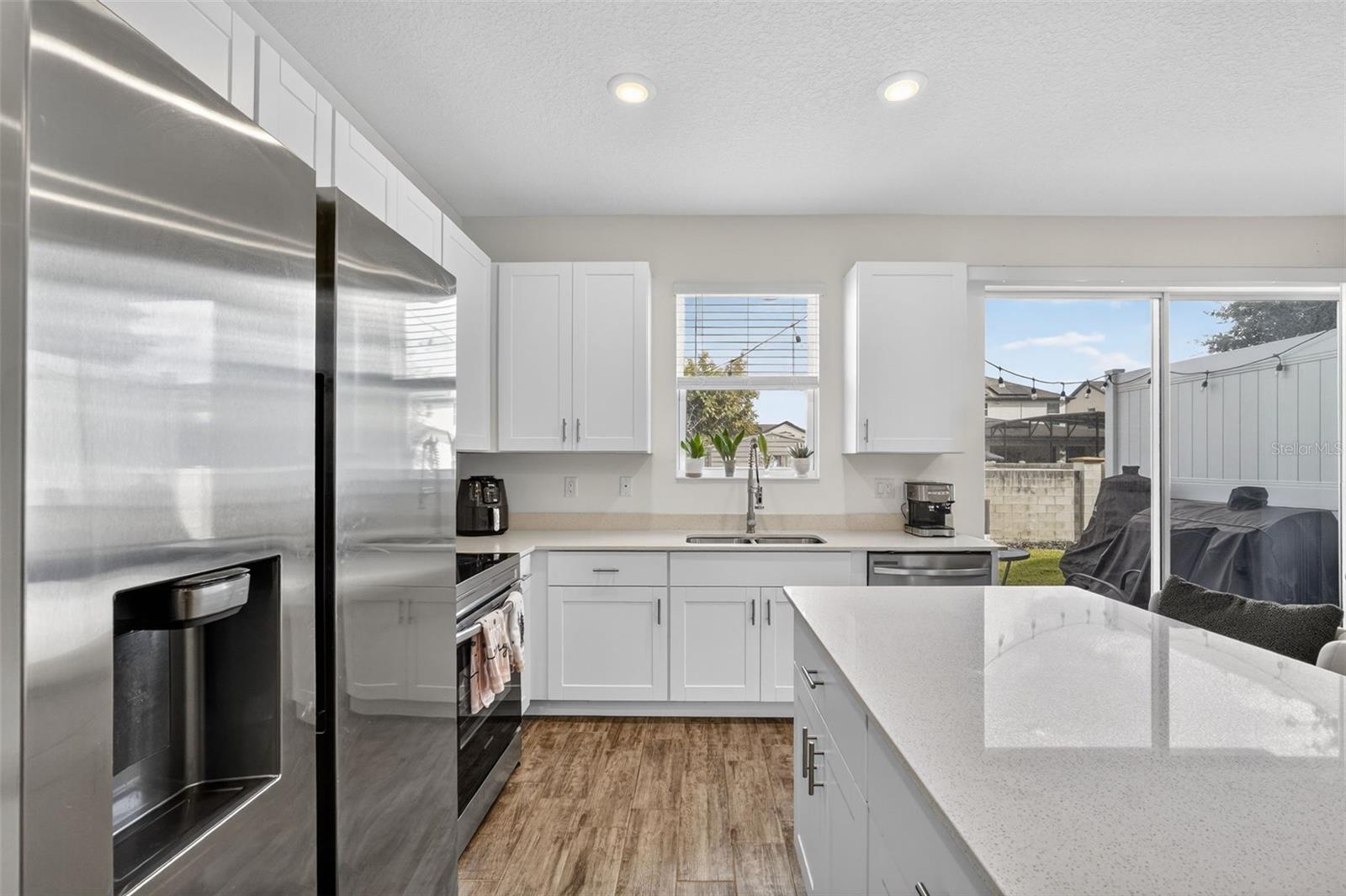 Image 12 of 30 For 1325 Stockwell Avenue