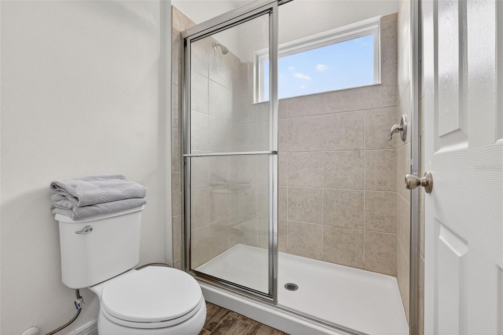 Image 21 of 30 For 1325 Stockwell Avenue