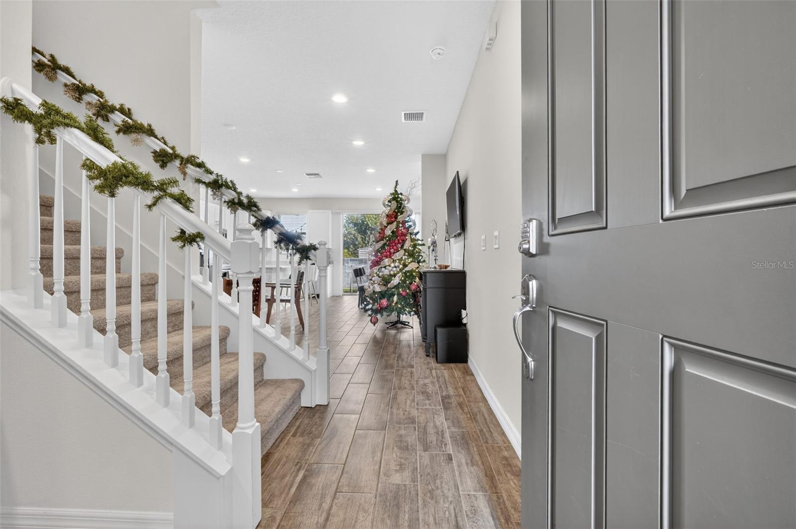 Image 4 of 30 For 1325 Stockwell Avenue