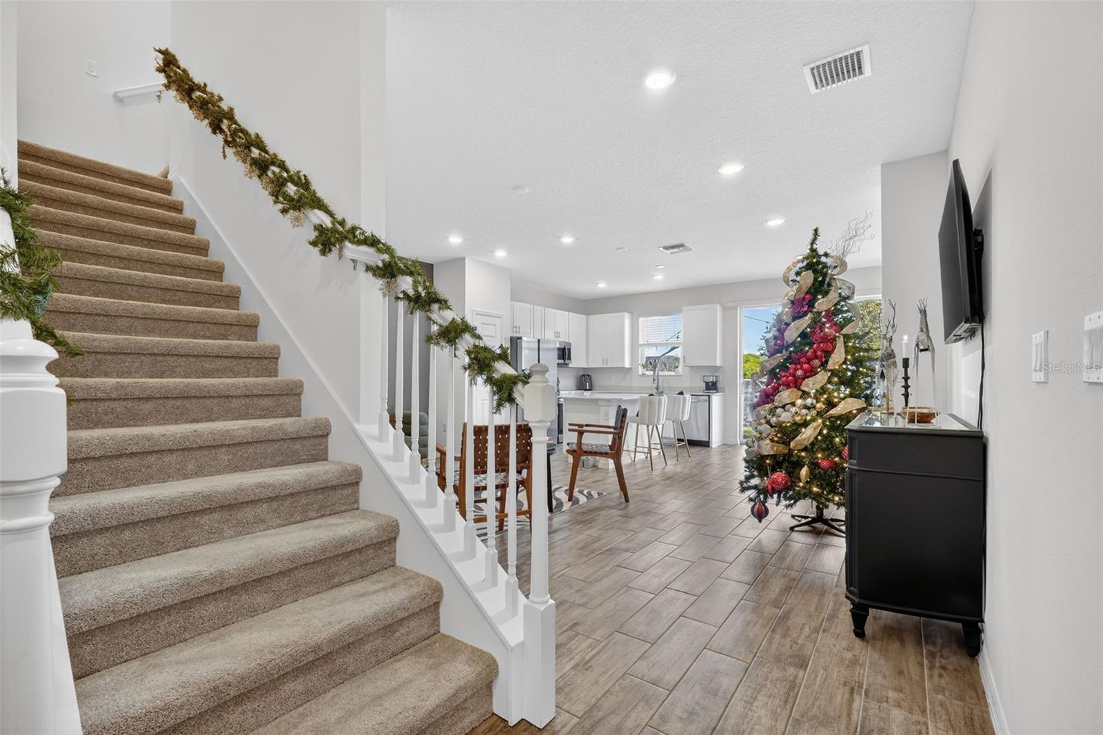 Image 7 of 30 For 1325 Stockwell Avenue