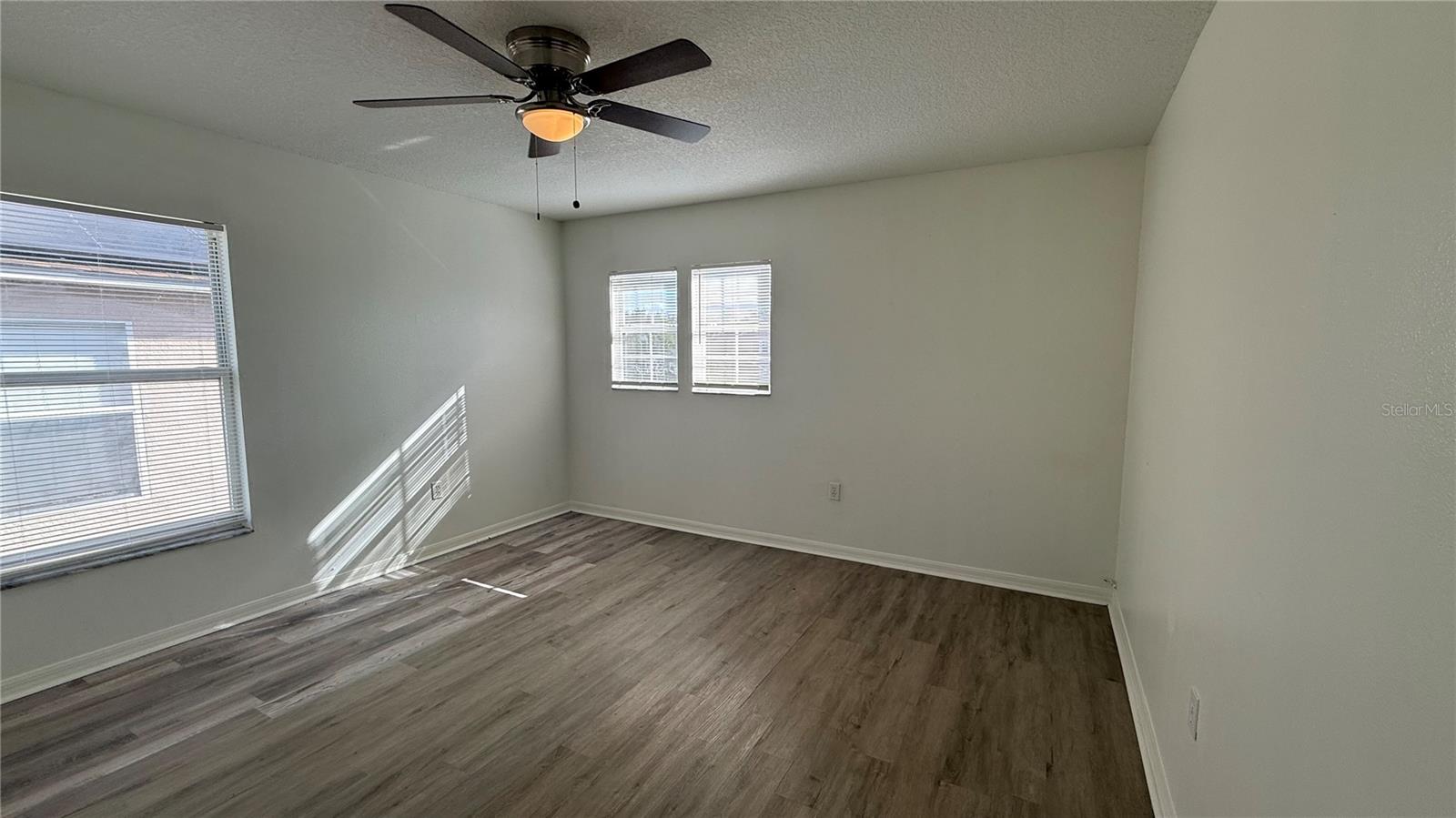 Image 27 of 56 For 4484 Philadelphia Circle