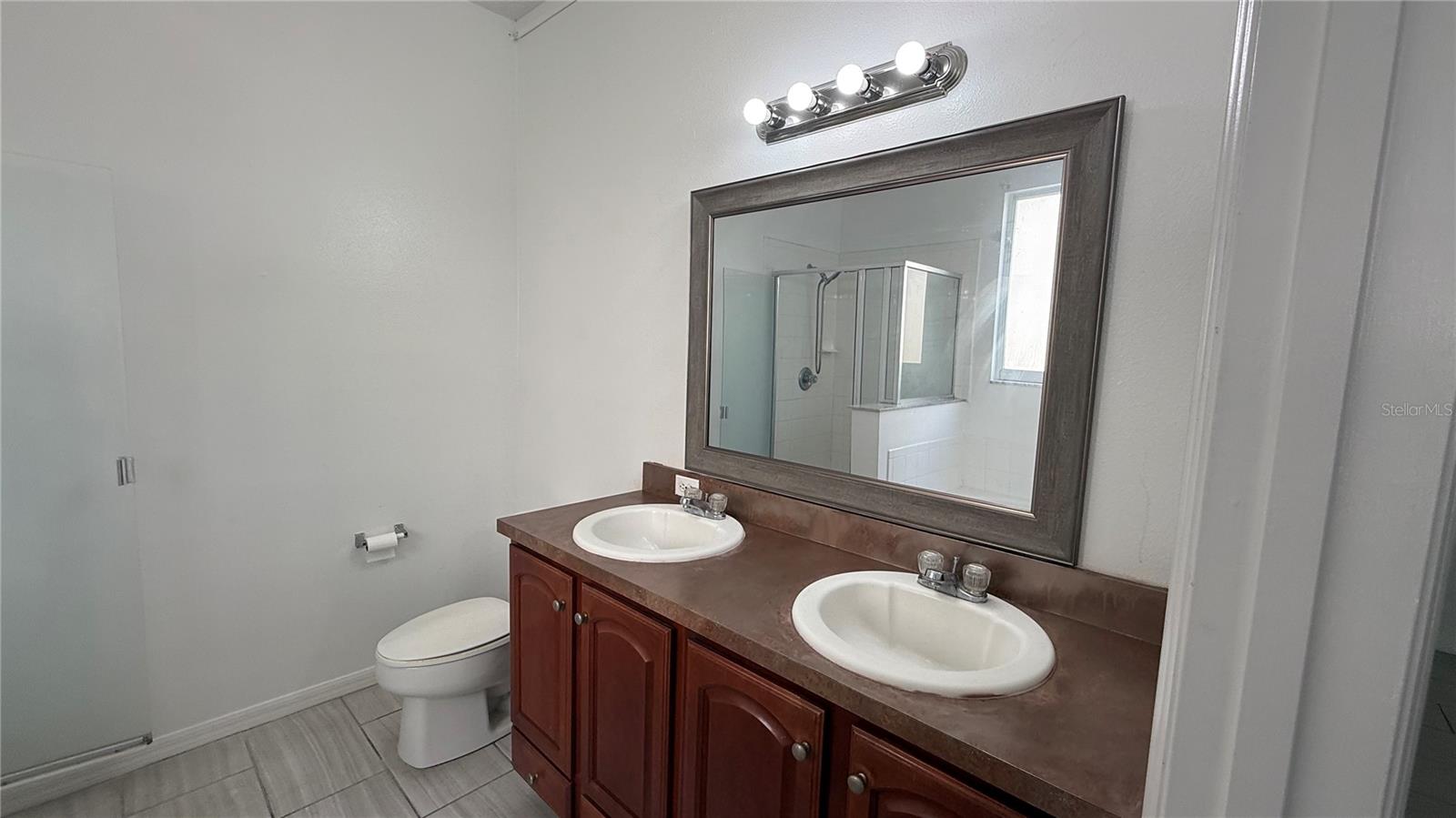 Image 44 of 56 For 4484 Philadelphia Circle