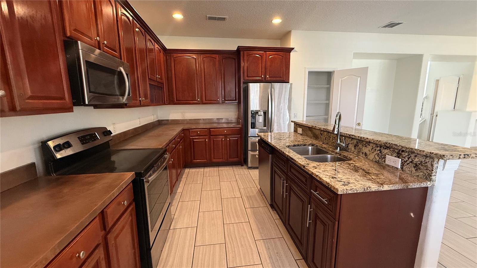 Image 7 of 56 For 4484 Philadelphia Circle