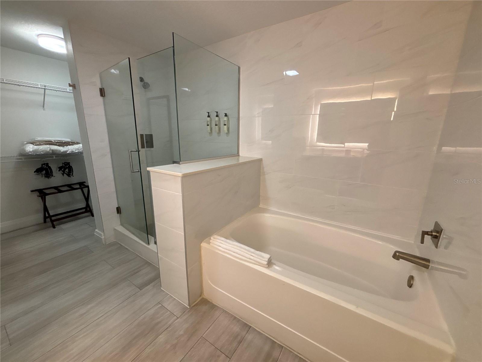 Image 17 of 34 For 14501 Grove Resort Avenue 3230