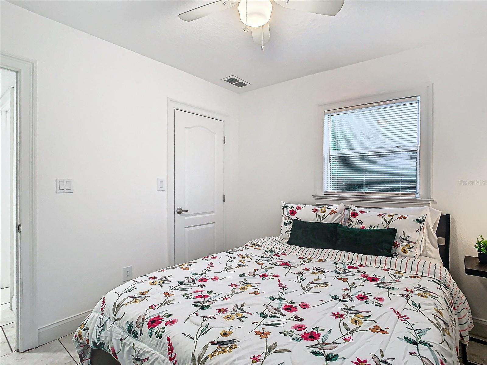 Image 21 of 24 For 3025 Long Street