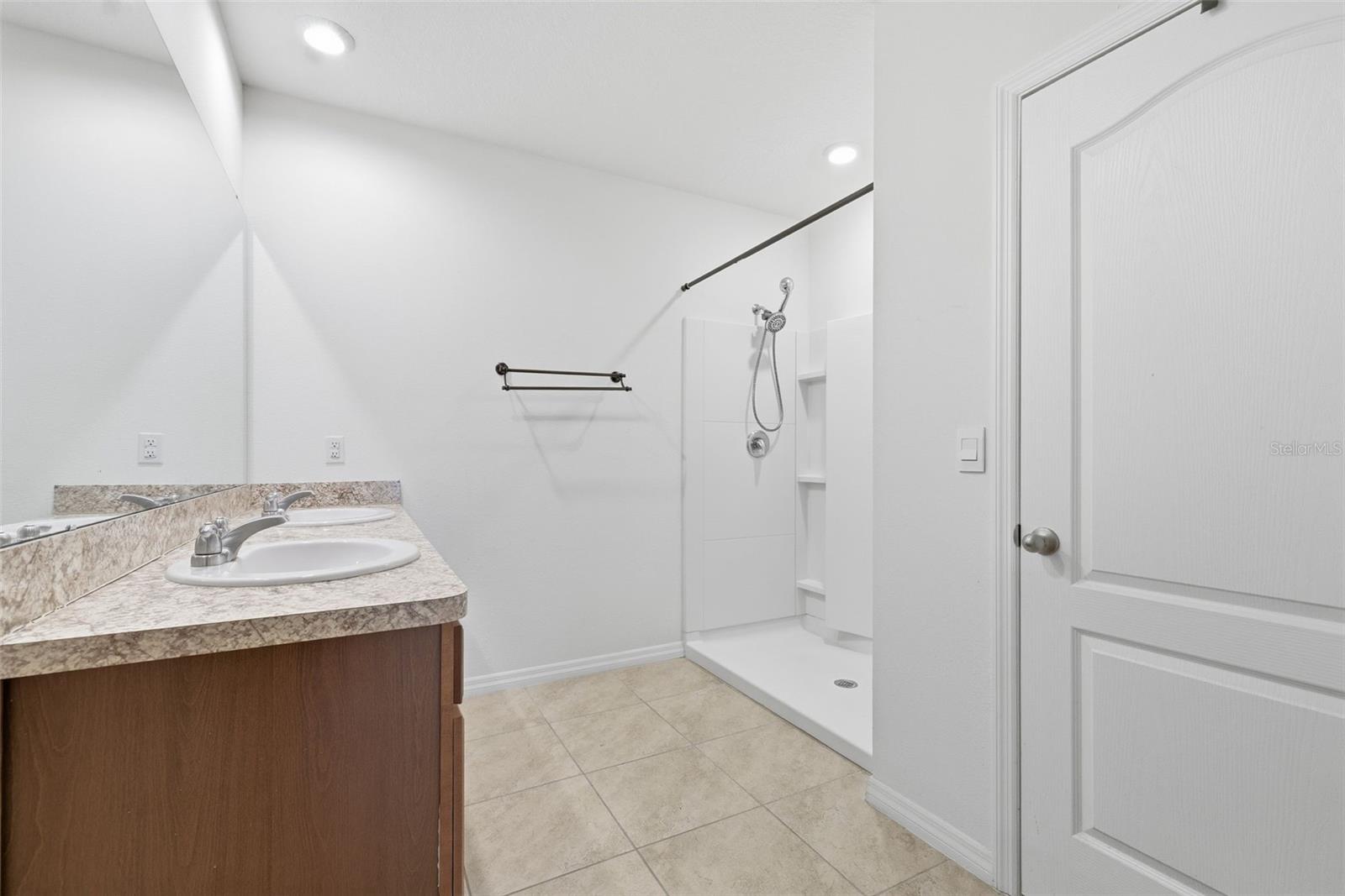 Image 28 of 42 For 624 Honey Bell Road