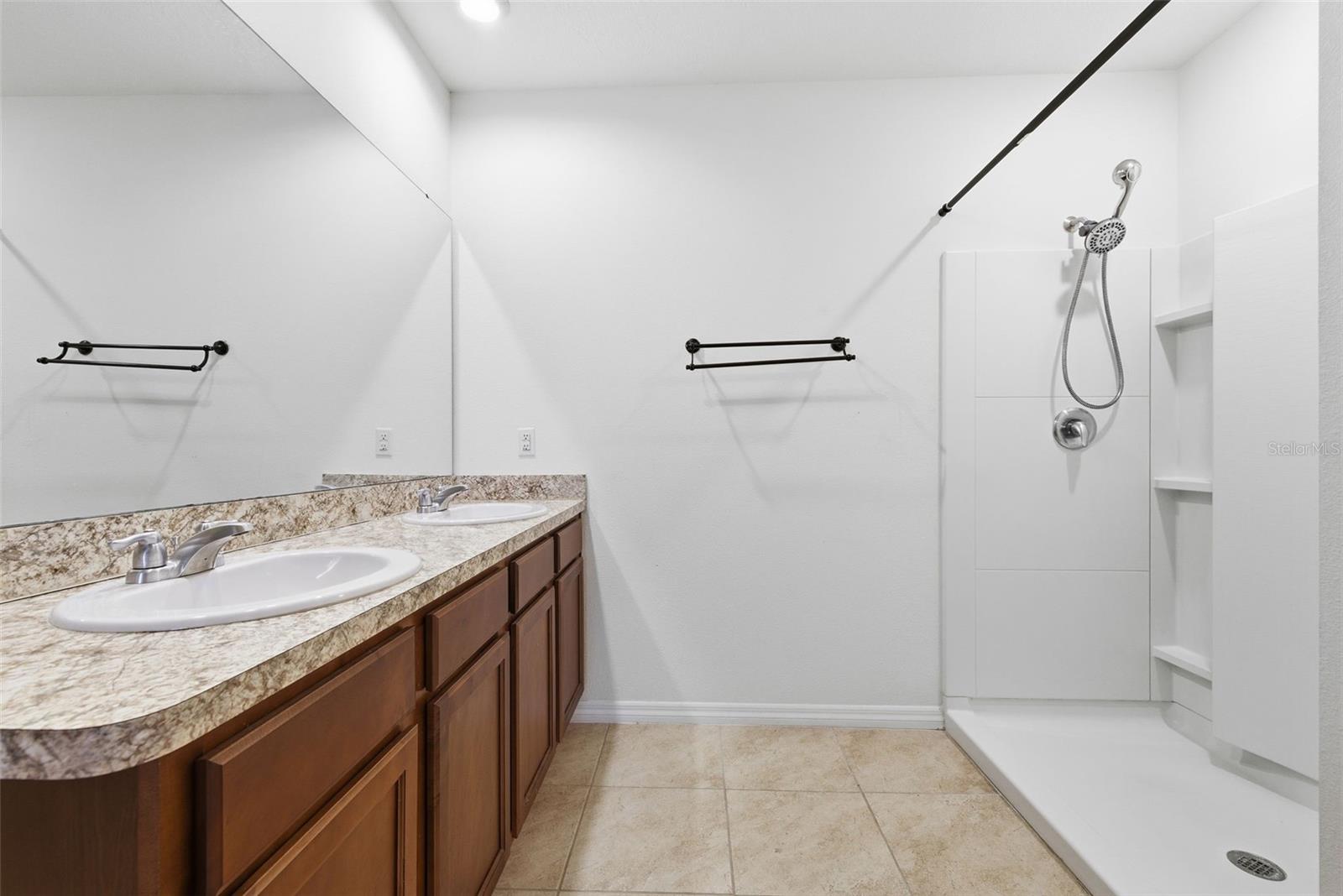 Image 29 of 42 For 624 Honey Bell Road