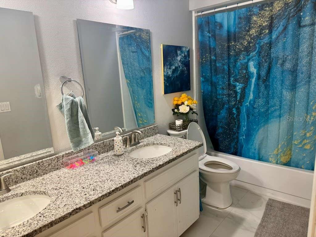 Image 11 of 16 For 8208 Banyan Boulevard