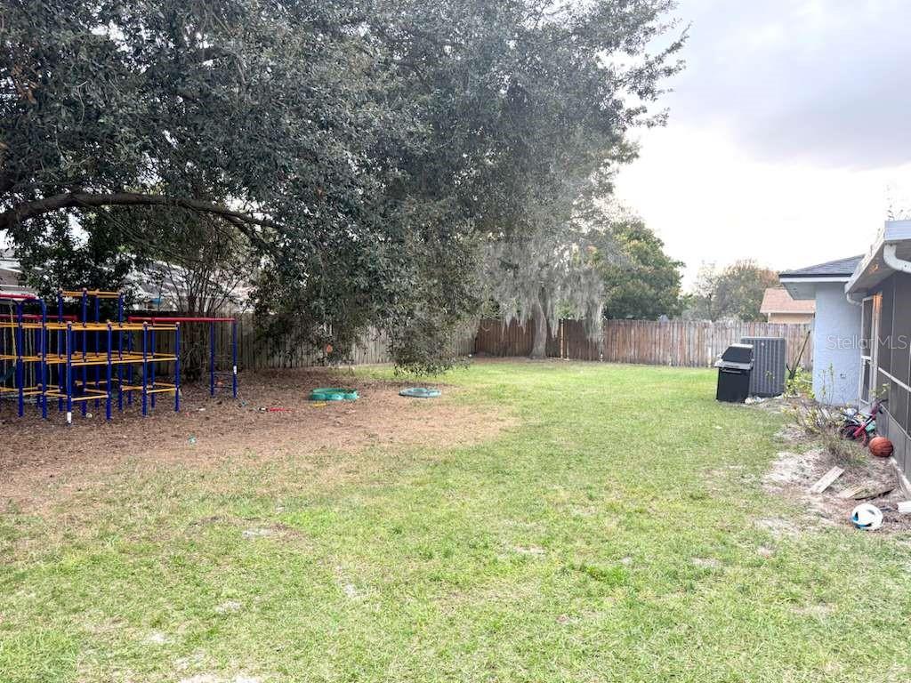 Image 15 of 16 For 8208 Banyan Boulevard