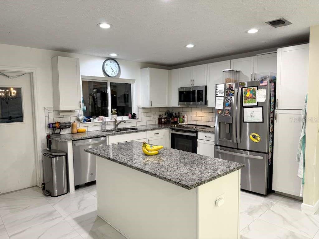 Image 5 of 16 For 8208 Banyan Boulevard