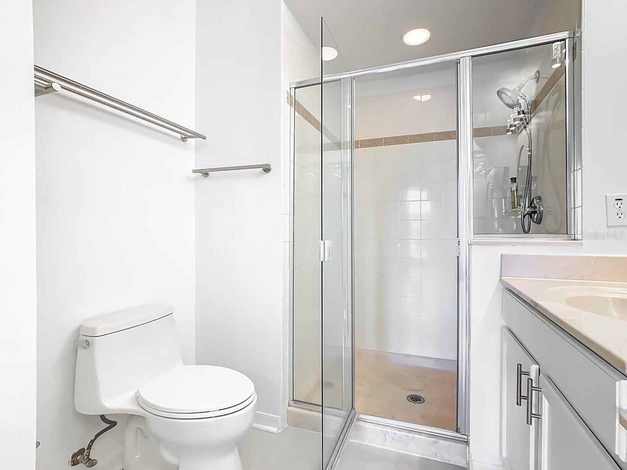 Image 21 of 37 For 834 Deer Woods Road 203