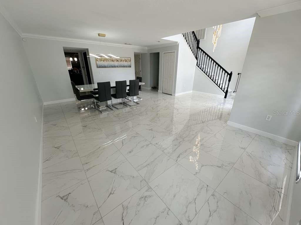 Listing photo id 9 for 2579 Hunley Loop