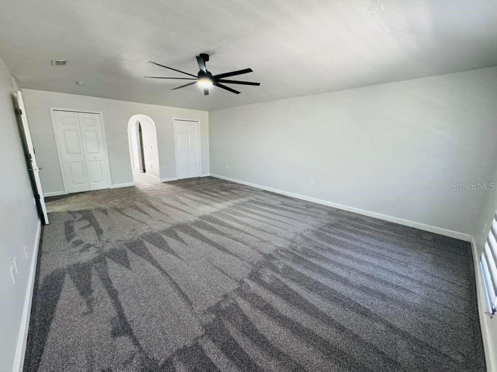 Listing photo id 13 for 2579 Hunley Loop