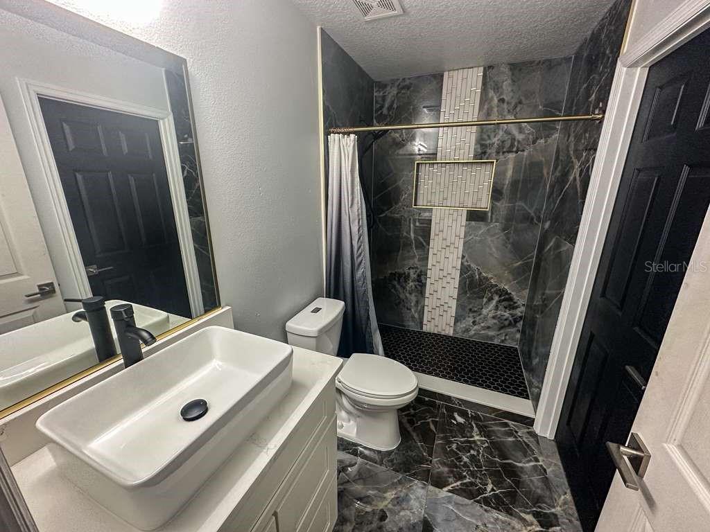 Listing photo id 3 for 2579 Hunley Loop