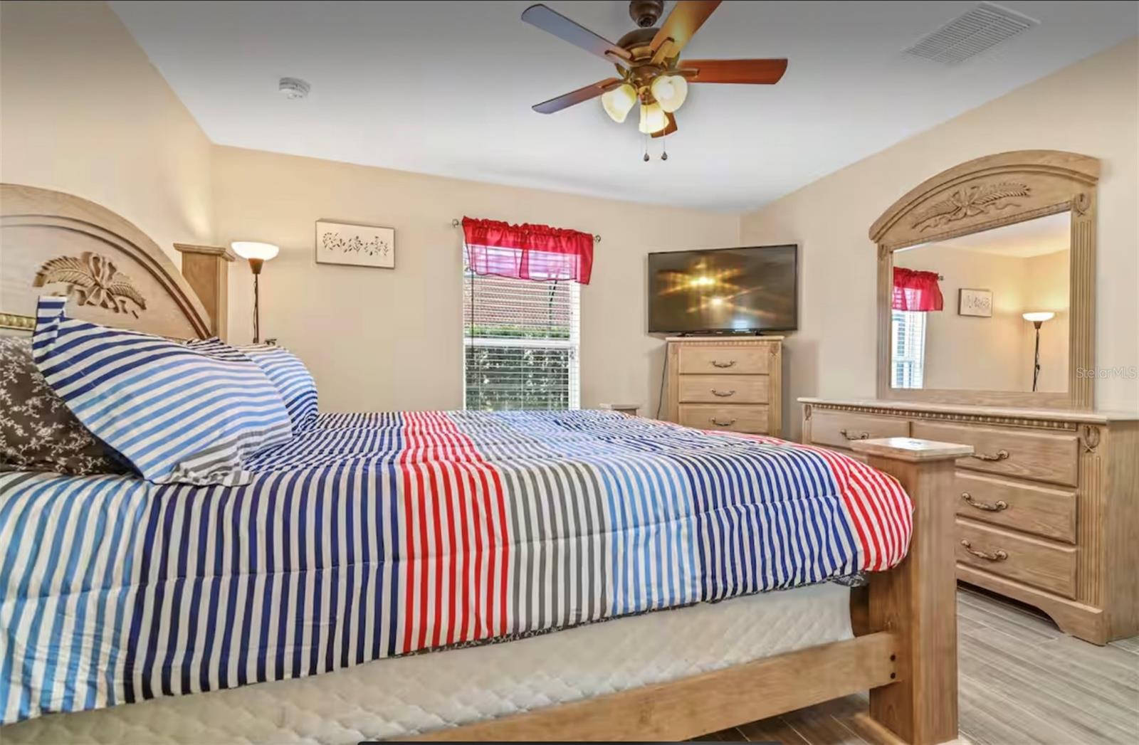 Image 19 of 30 For 100 Cardinal Court