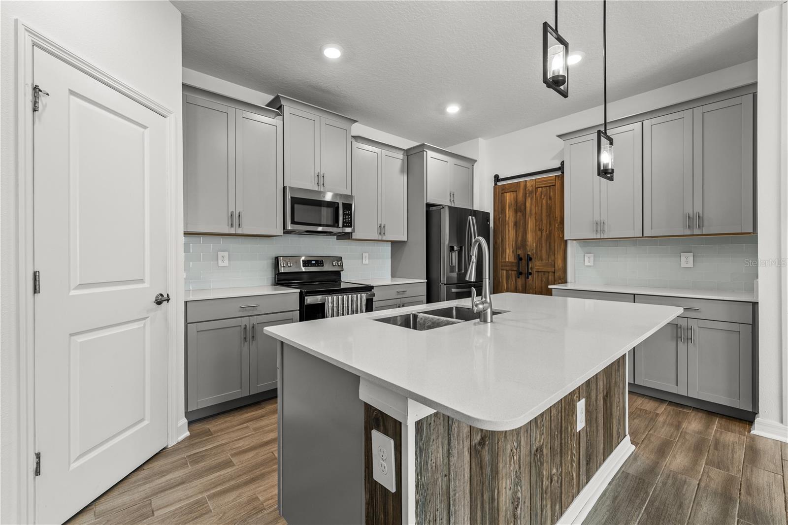 Image 10 of 36 For 11409 Rhyme Ave