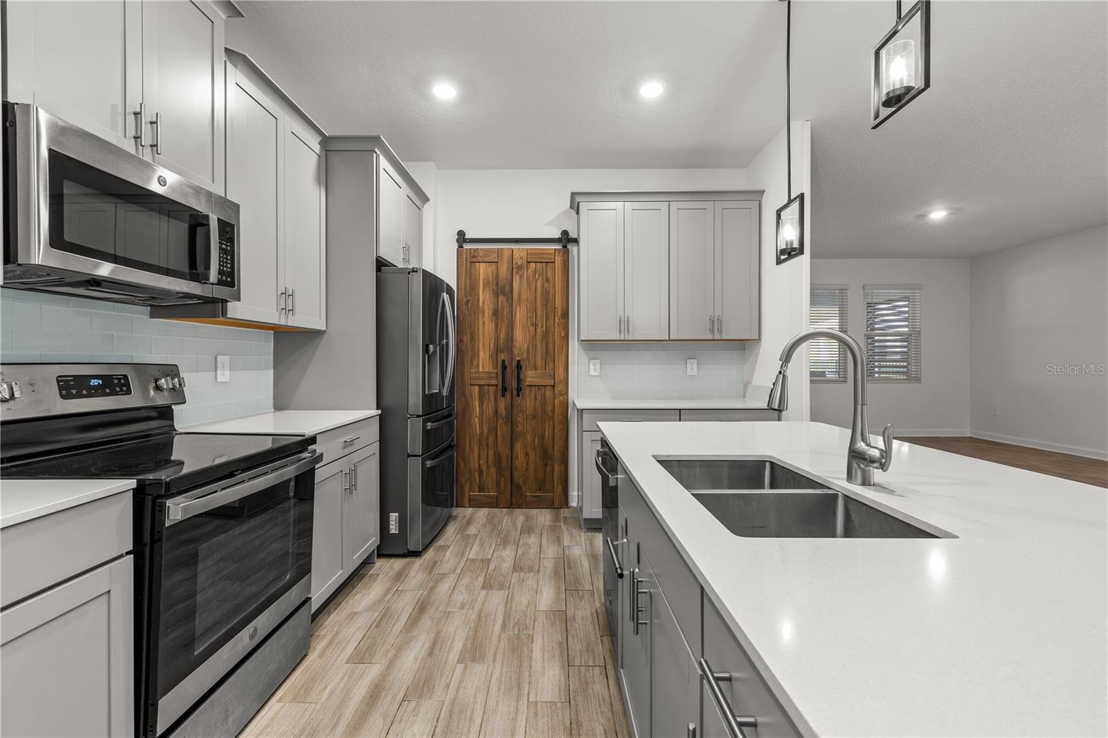 Image 12 of 36 For 11409 Rhyme Ave