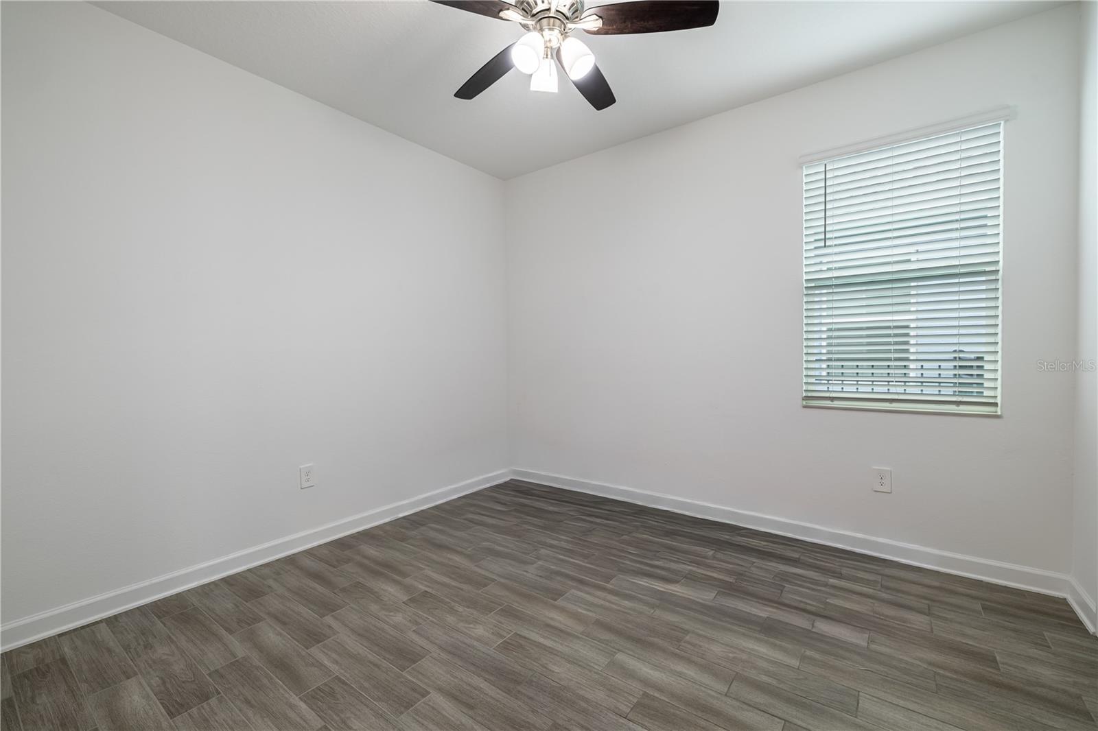 Image 19 of 36 For 11409 Rhyme Ave