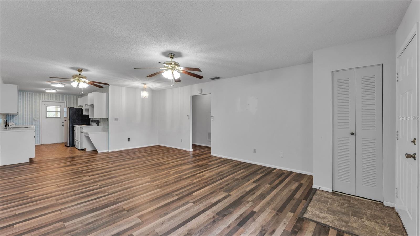 Image 11 of 50 For 381 Winter Ridge Boulevard