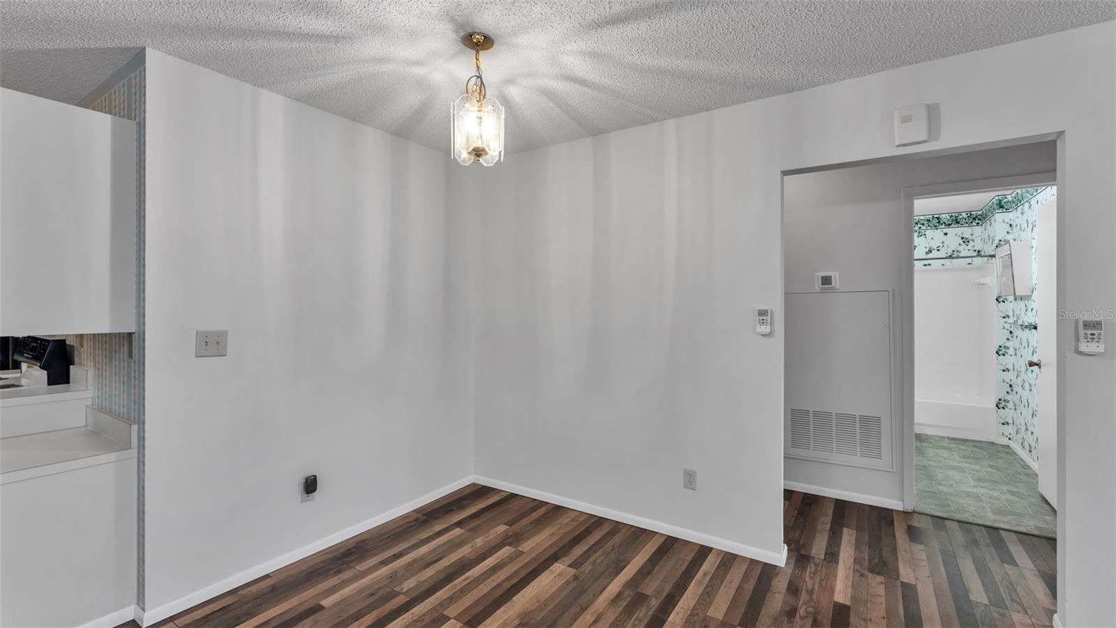 Image 19 of 50 For 381 Winter Ridge Boulevard