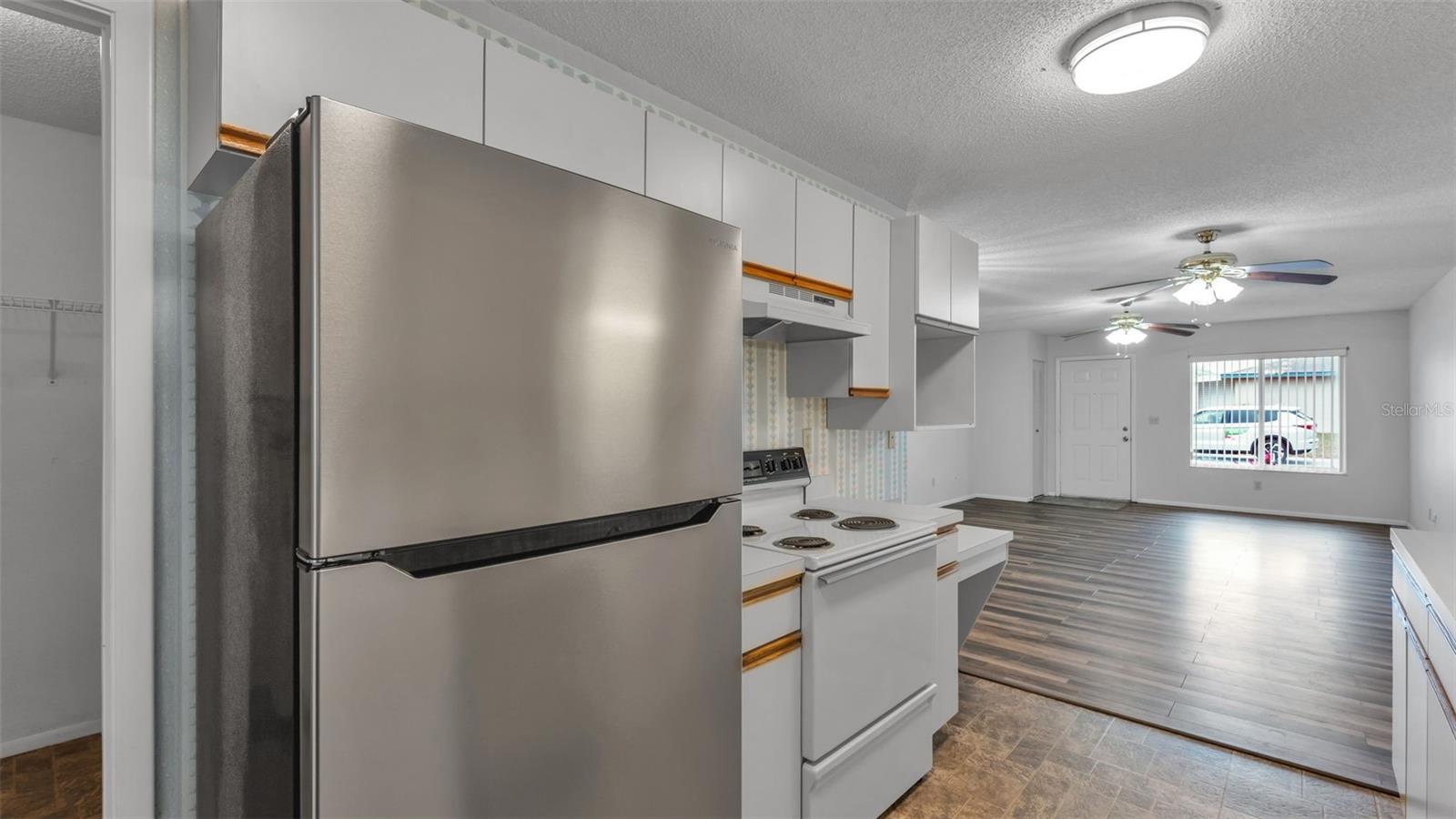 Image 23 of 50 For 381 Winter Ridge Boulevard