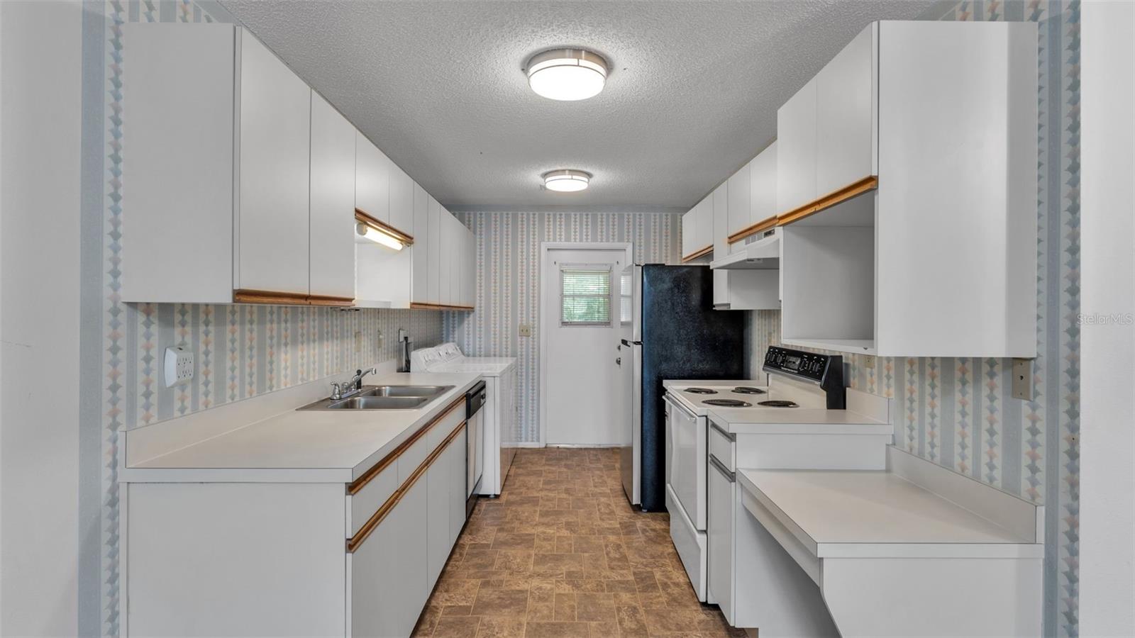 Image 5 of 50 For 381 Winter Ridge Boulevard