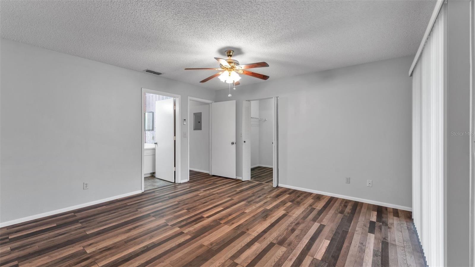 Image 8 of 50 For 381 Winter Ridge Boulevard