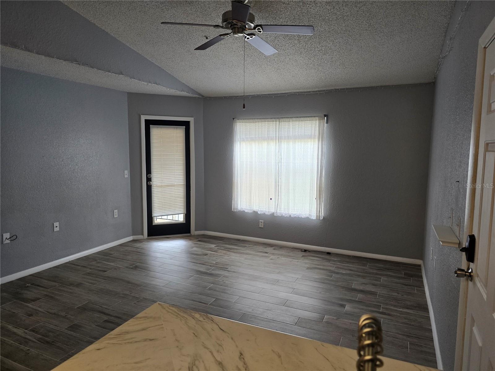 Image 20 of 25 For 5267 Images Circle 303