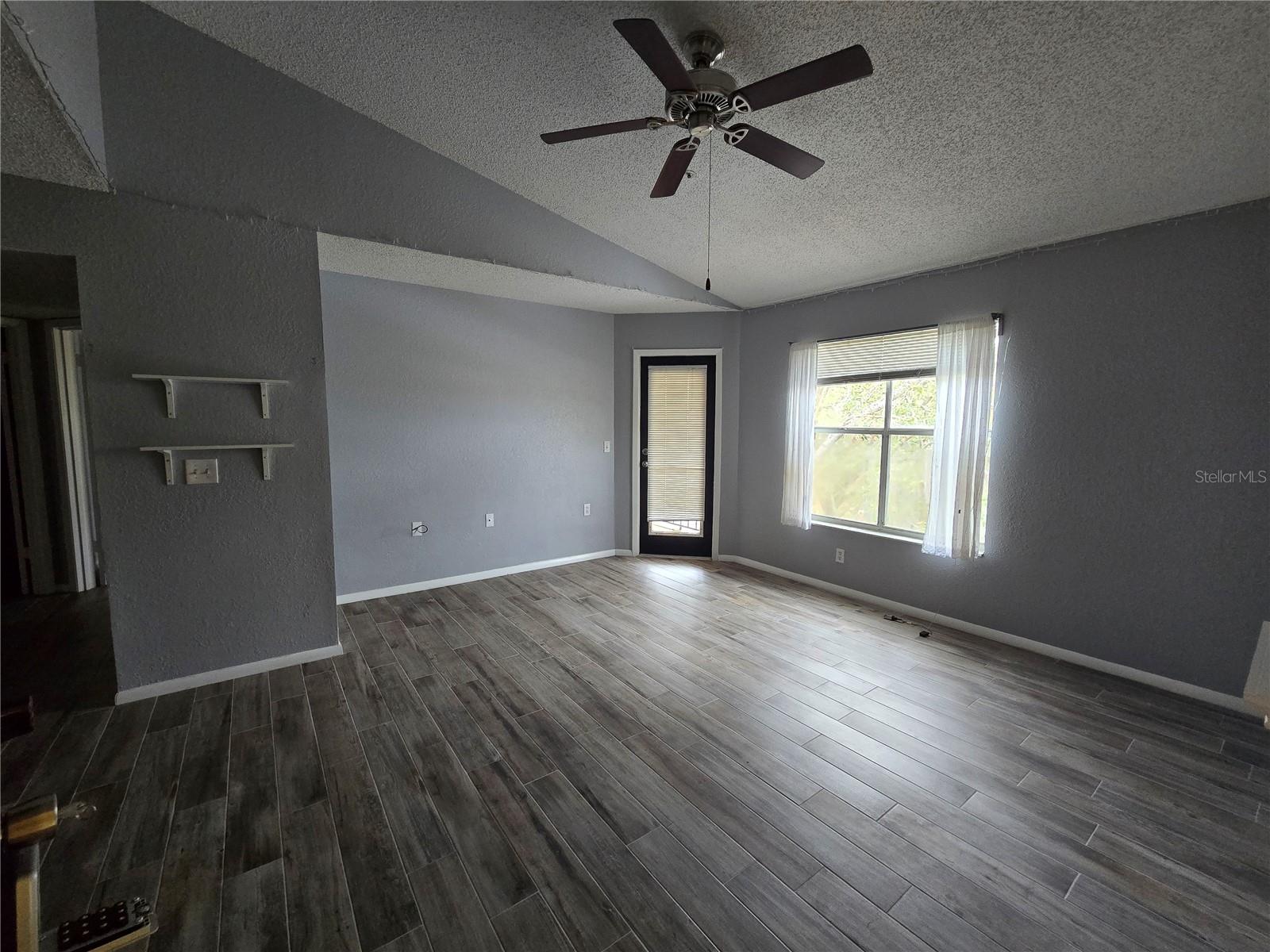 Image 7 of 25 For 5267 Images Circle 303