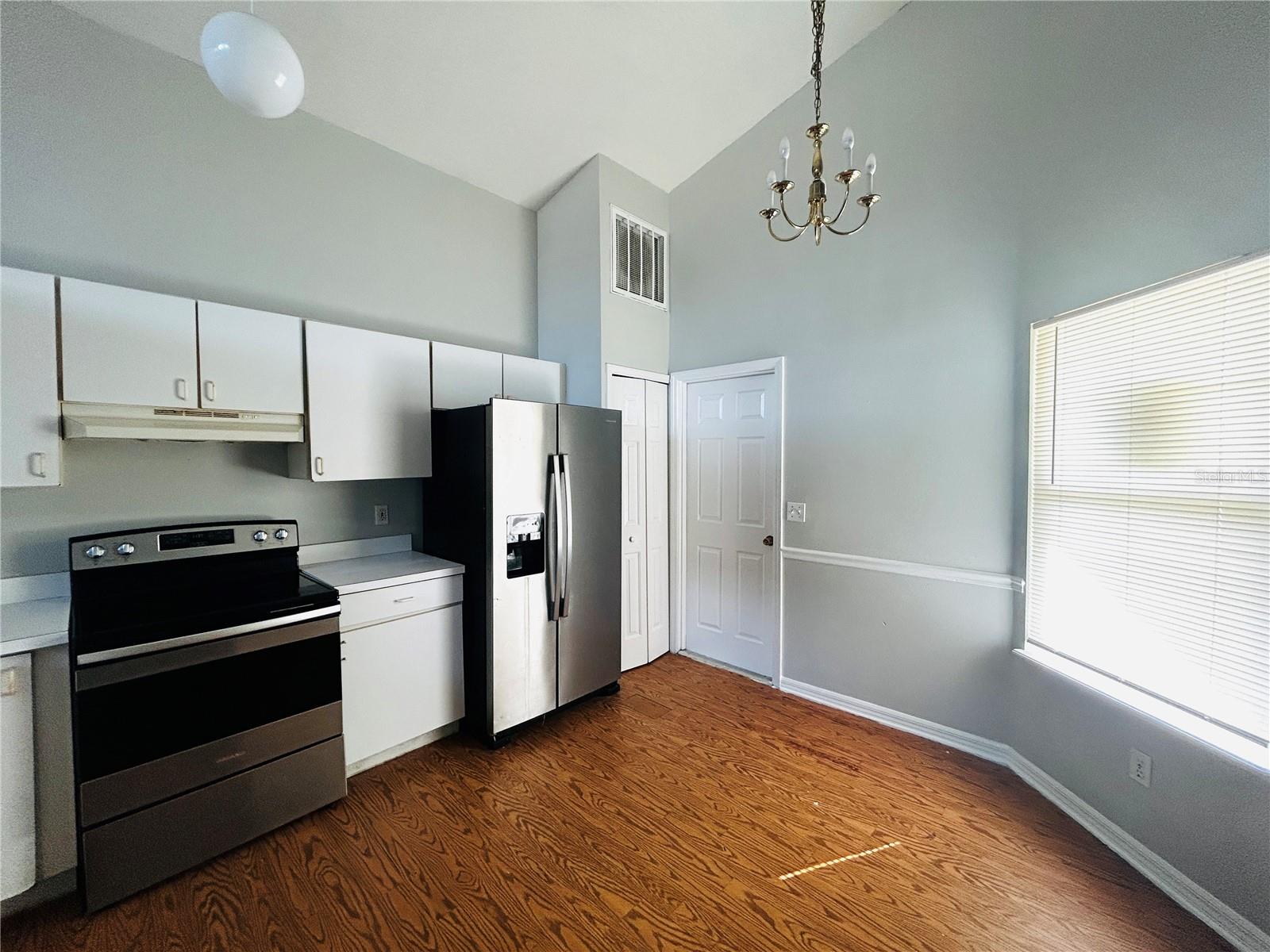 Image 12 of 34 For 40 Coventry Court