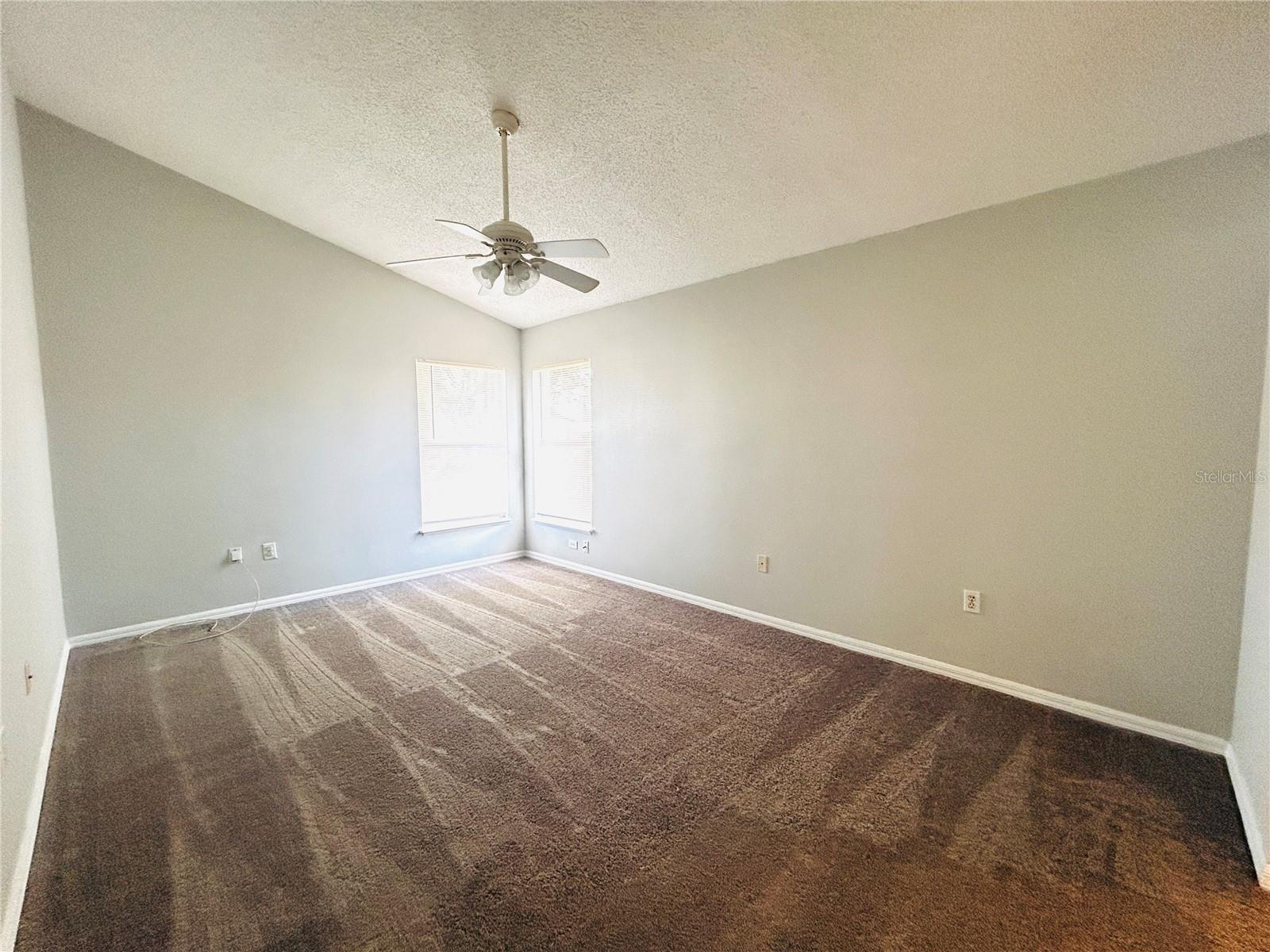 Image 14 of 34 For 40 Coventry Court