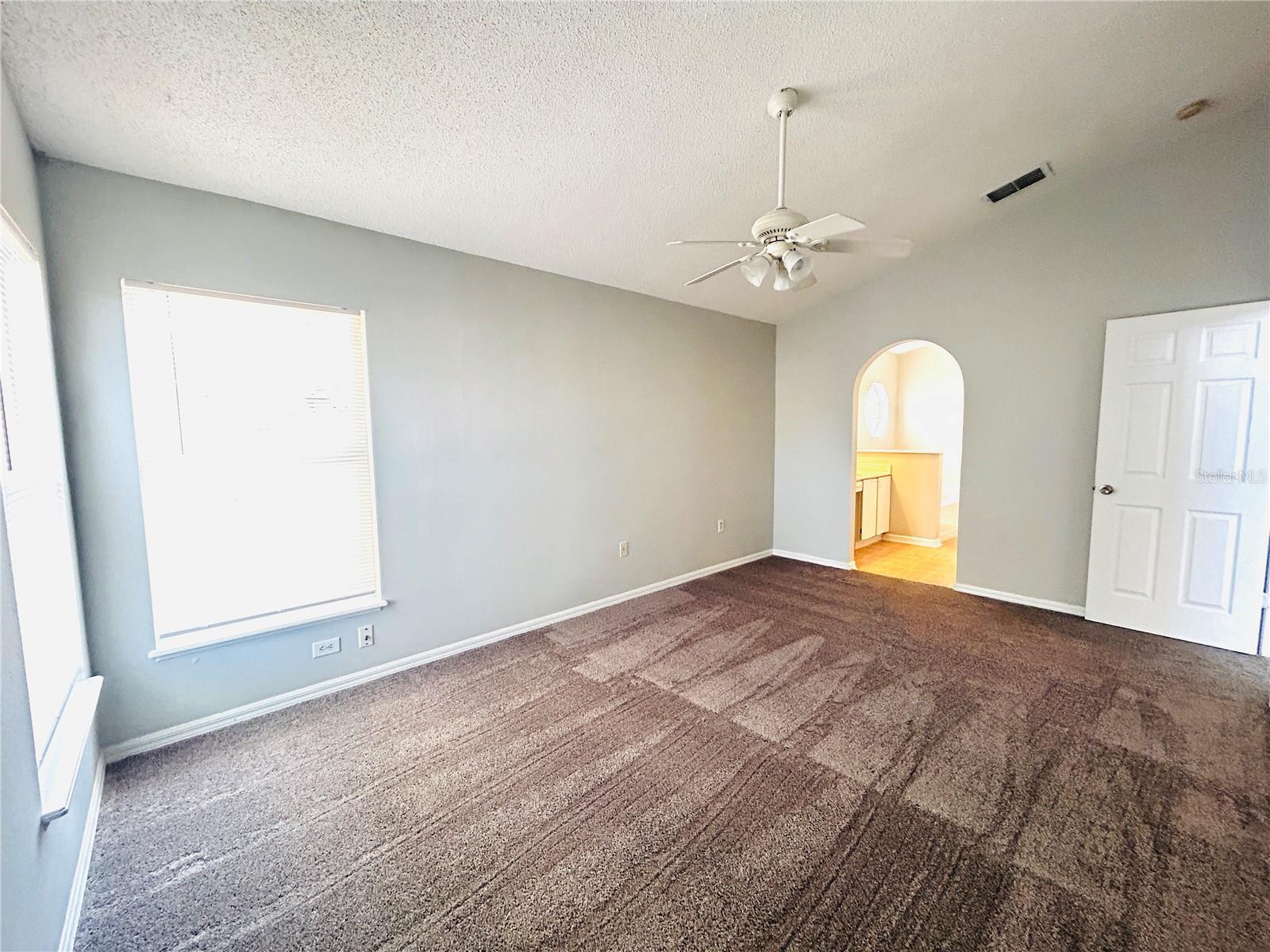 Image 15 of 34 For 40 Coventry Court