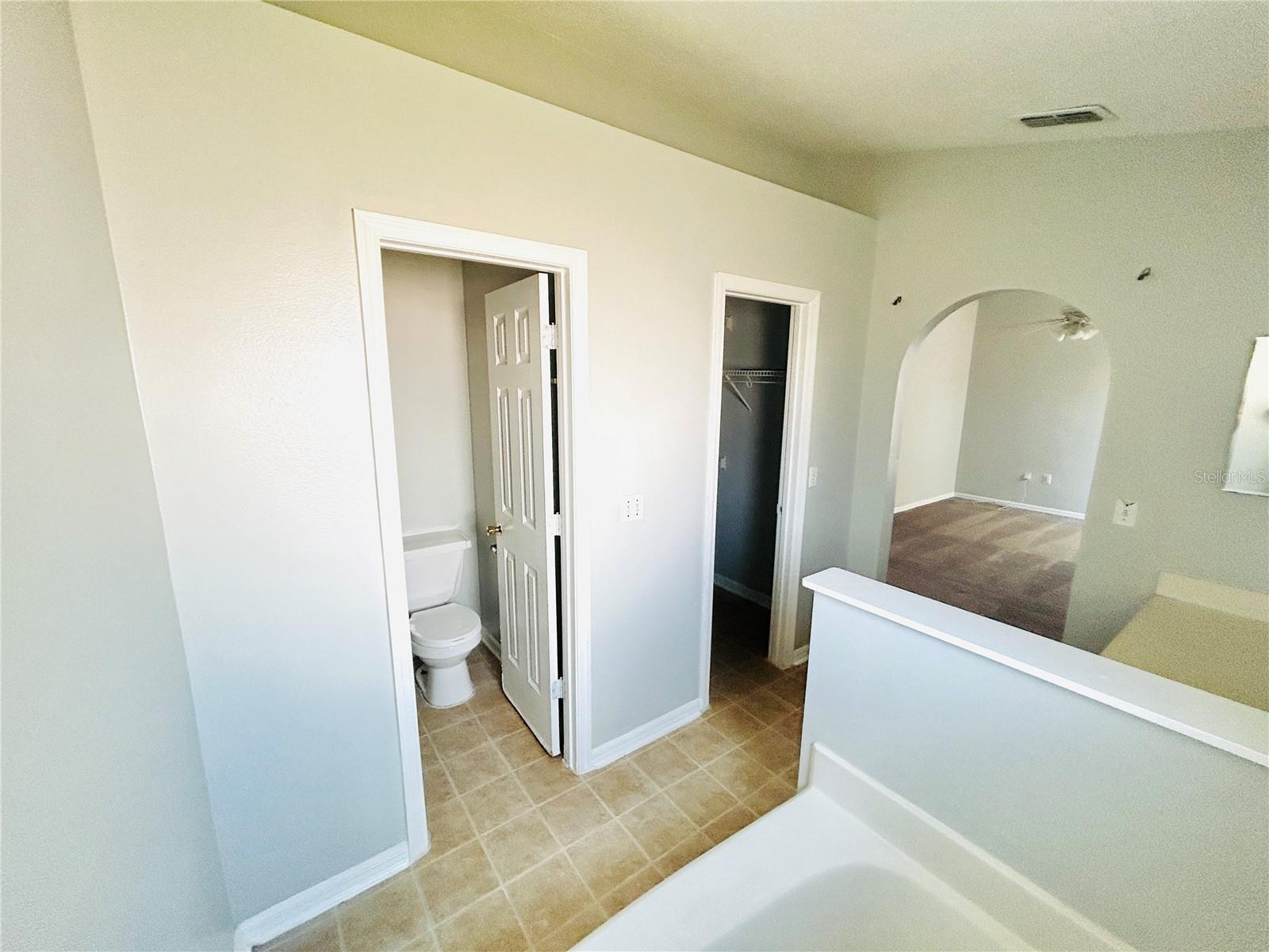 Image 20 of 34 For 40 Coventry Court