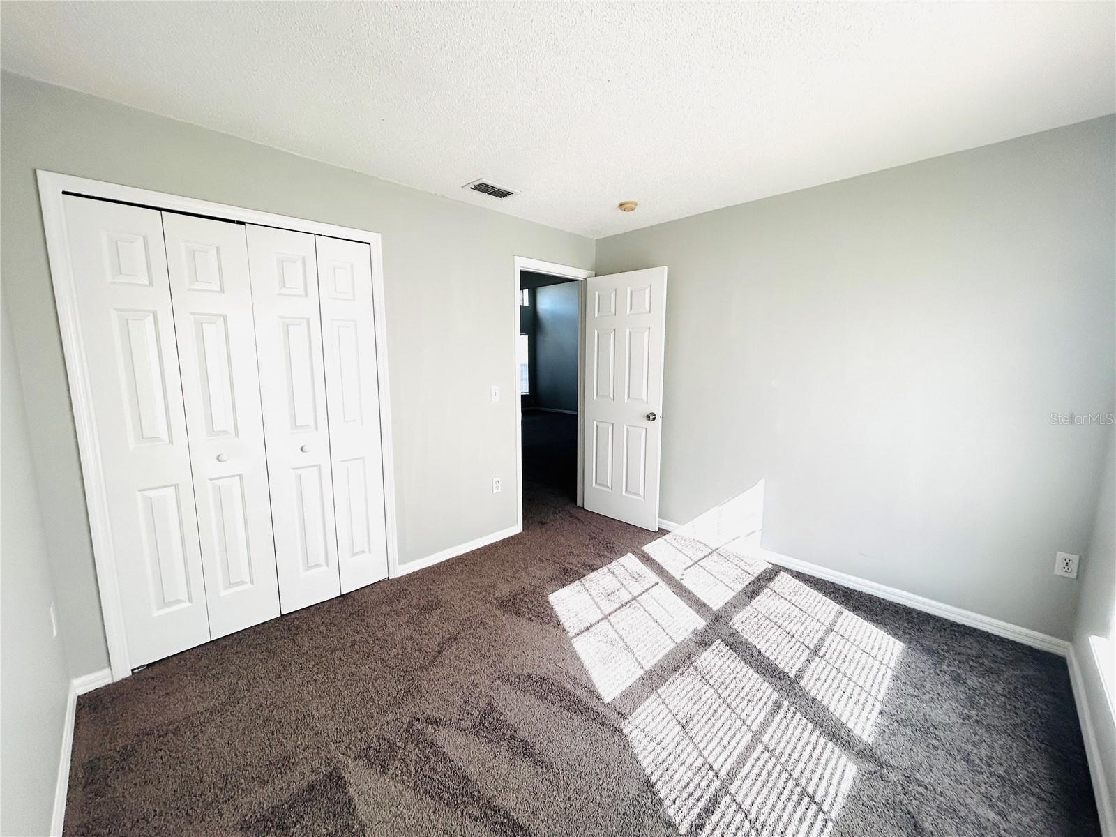 Image 21 of 34 For 40 Coventry Court