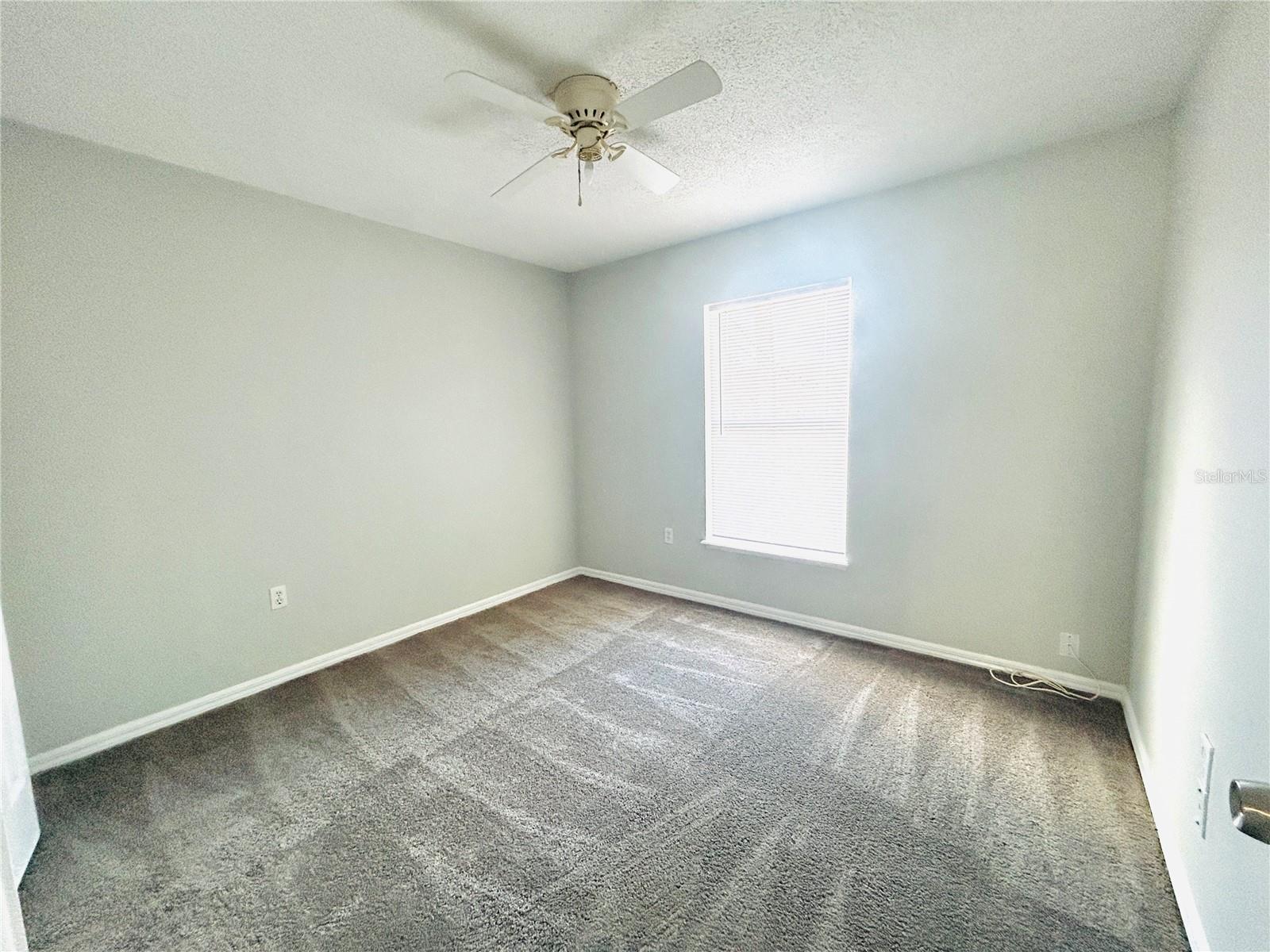 Image 24 of 34 For 40 Coventry Court