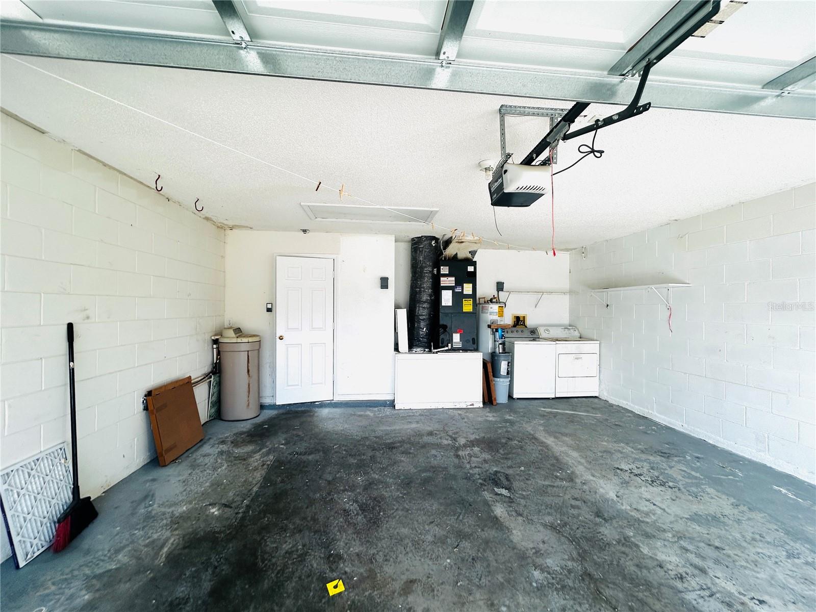 Image 33 of 34 For 40 Coventry Court