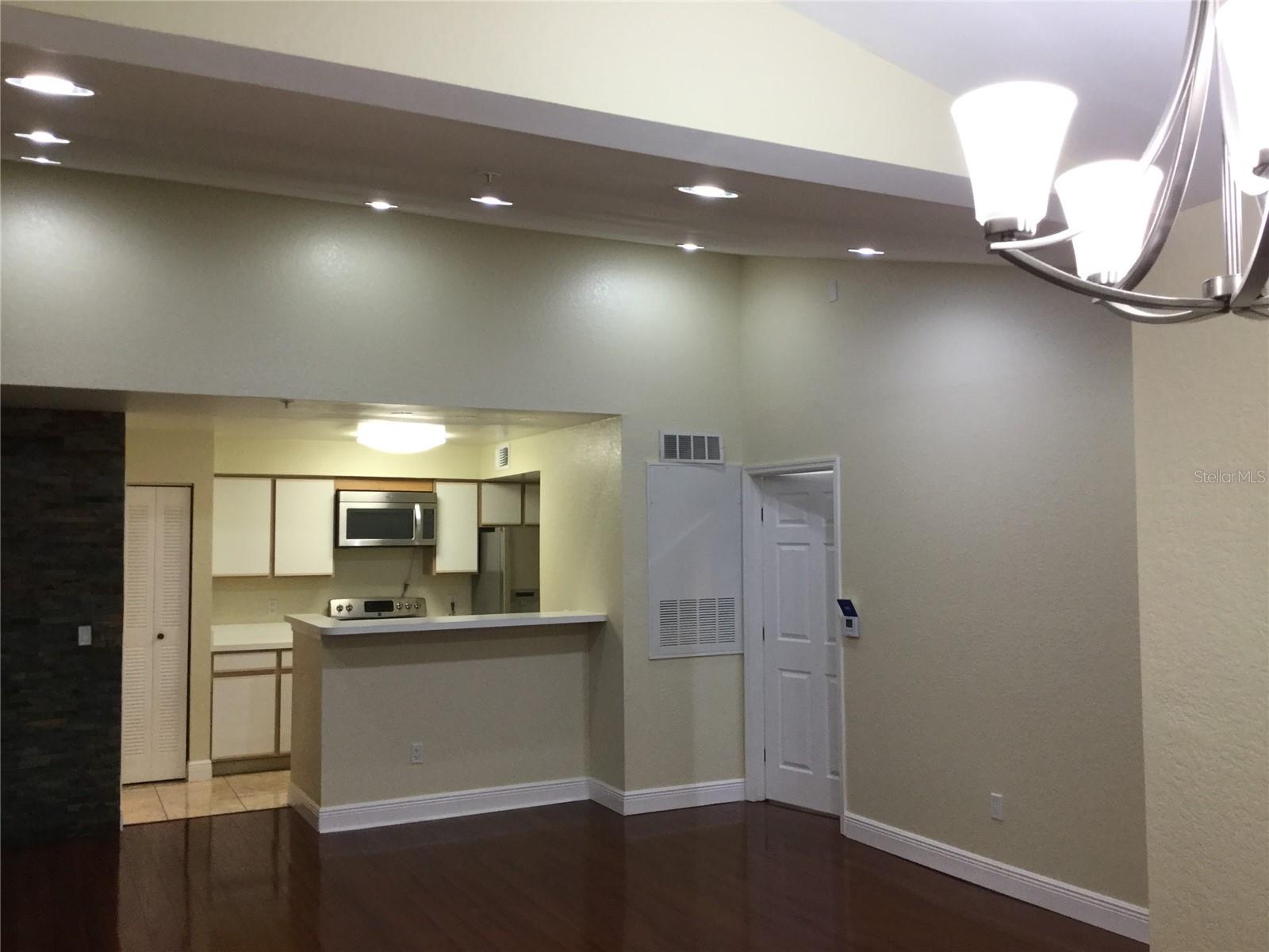 Image 2 of 14 For 2207 Antigua Place 738