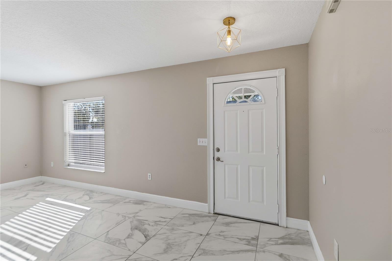 Image 5 of 38 For 1514 Wisconsin Avenue