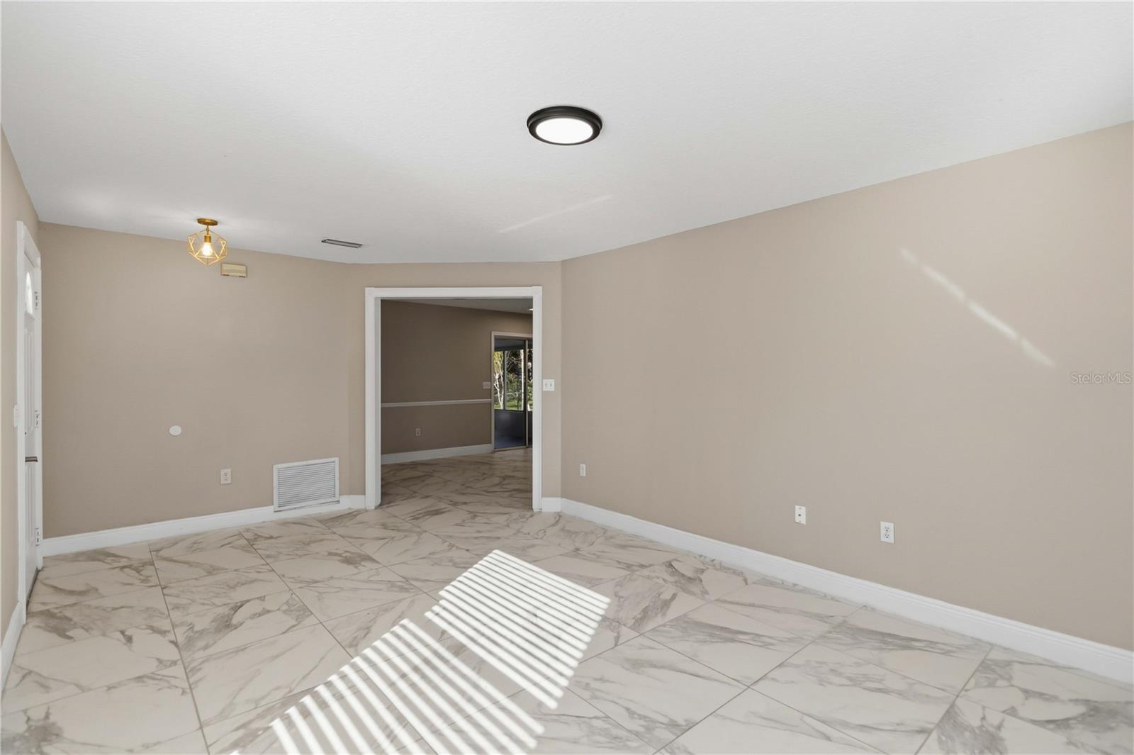 Image 7 of 38 For 1514 Wisconsin Avenue