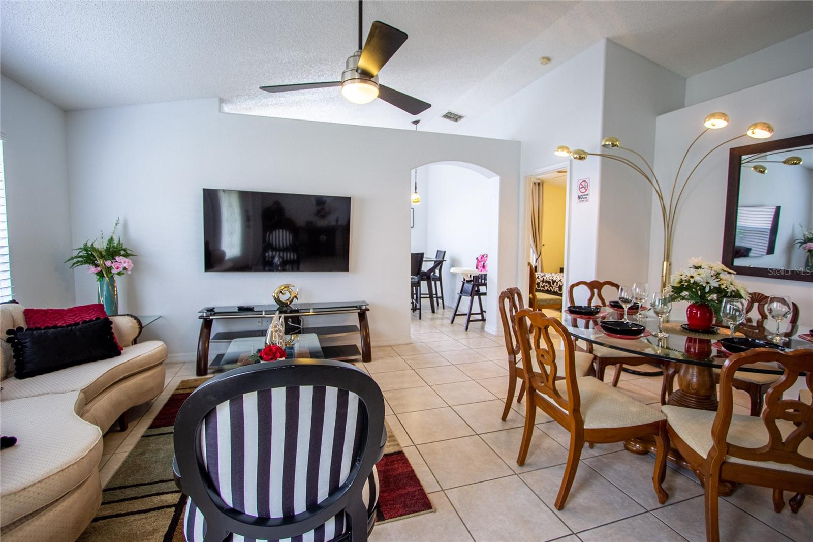 Image 7 of 39 For 1832 Wimbledon Street