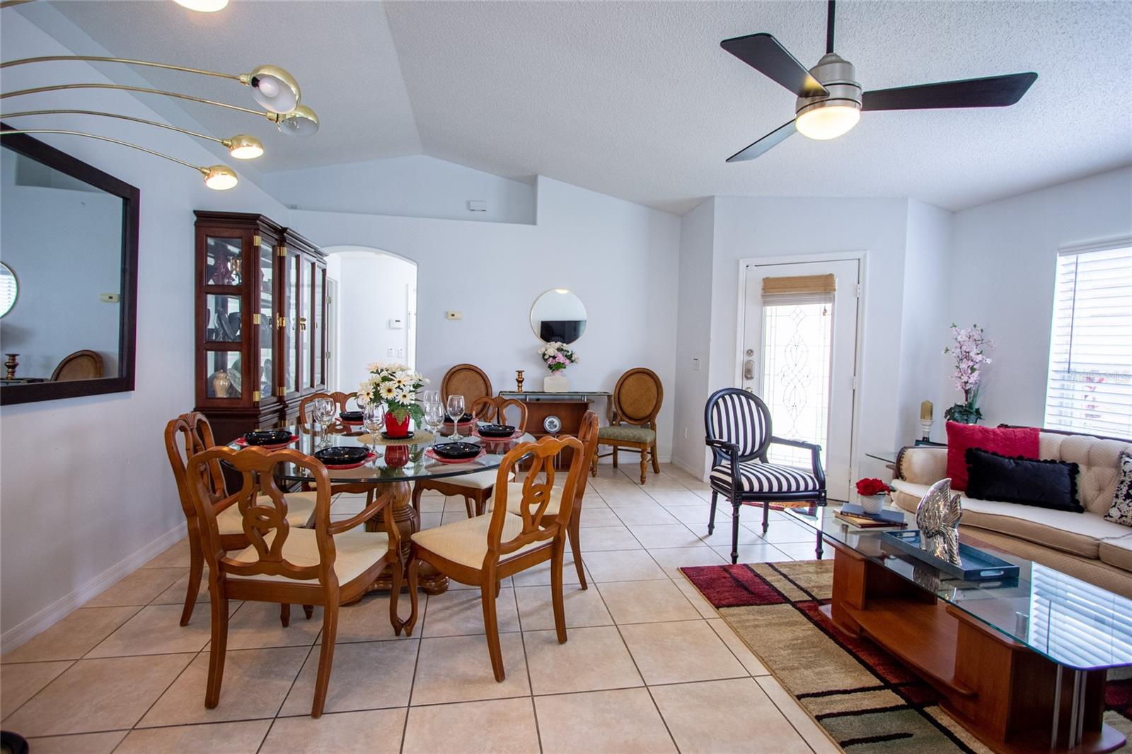 Image 9 of 39 For 1832 Wimbledon Street